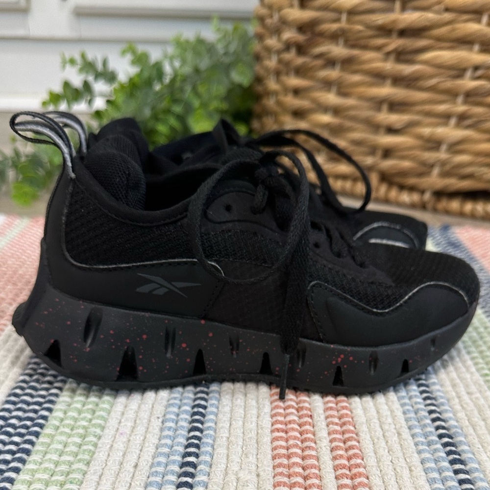Reebok Zig Dynamica Toddler Boy Black Red Running Shoes Speckled Sneakers Sz 12